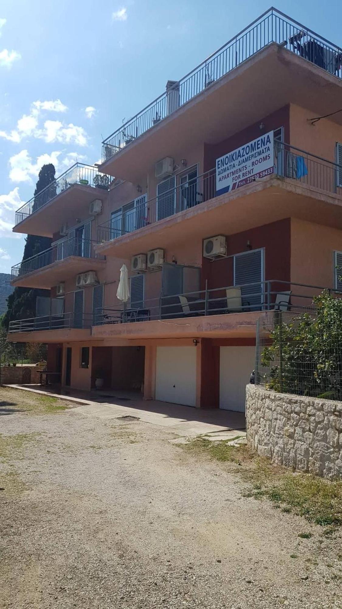 Athina Apartments 托隆 外观 照片