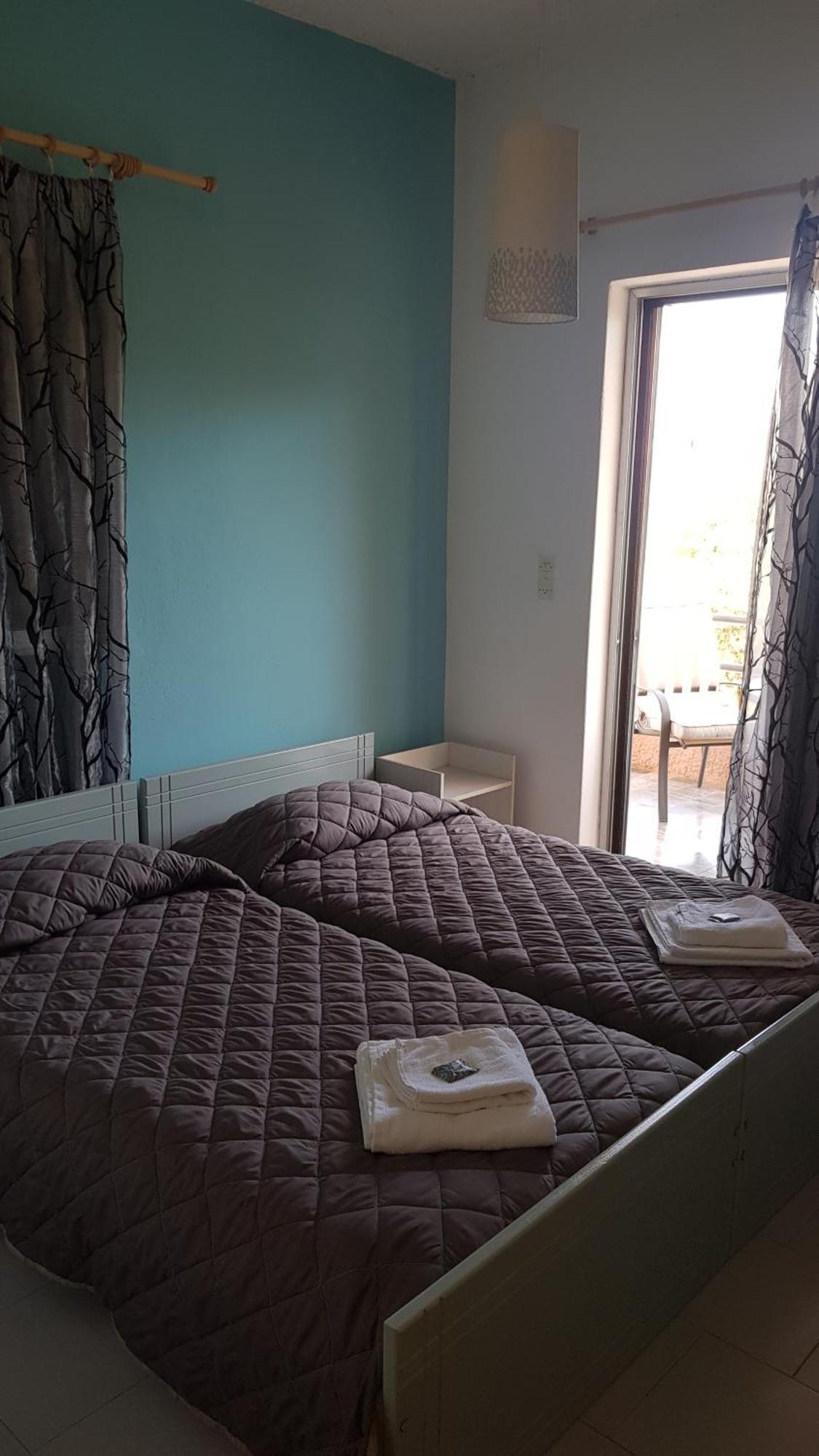 Athina Apartments 托隆 外观 照片