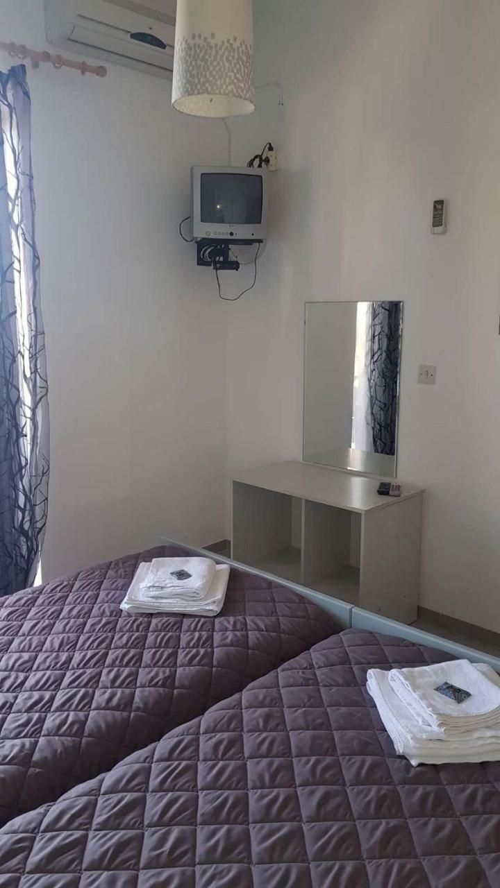 Athina Apartments 托隆 外观 照片