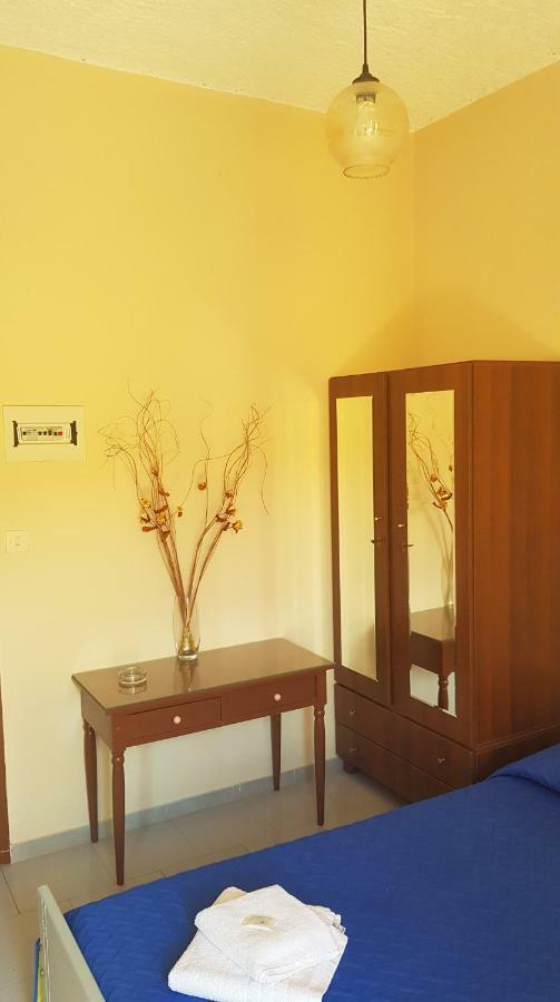 Athina Apartments 托隆 外观 照片