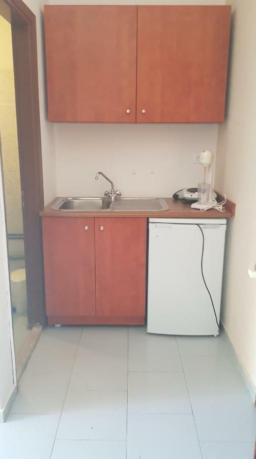 Athina Apartments 托隆 外观 照片