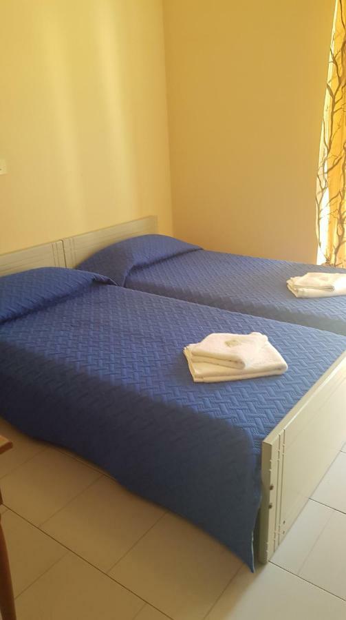 Athina Apartments 托隆 外观 照片