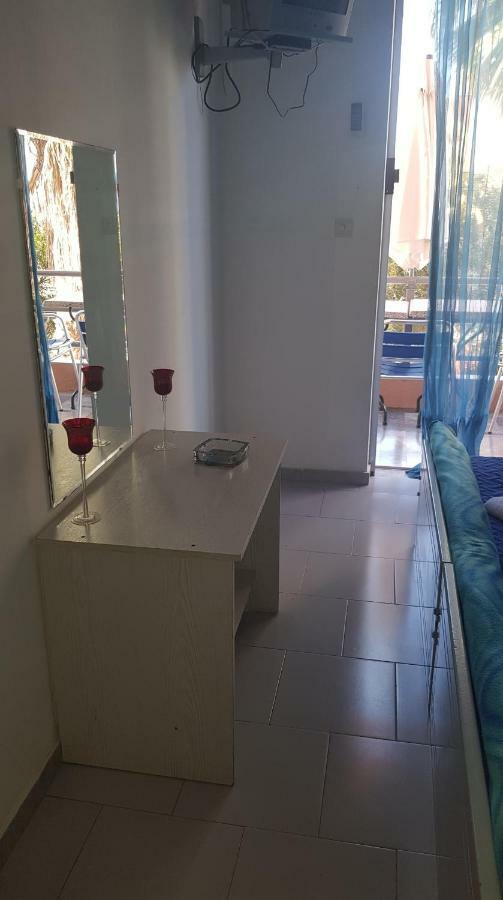 Athina Apartments 托隆 外观 照片