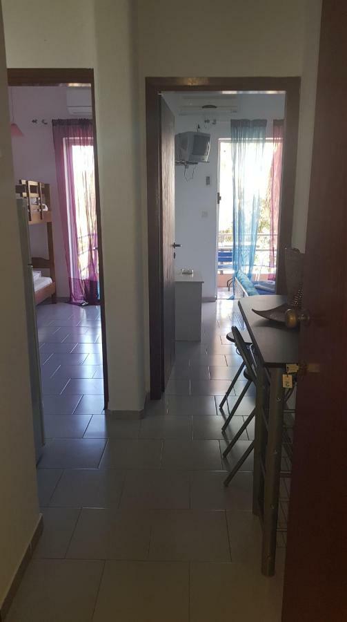 Athina Apartments 托隆 外观 照片