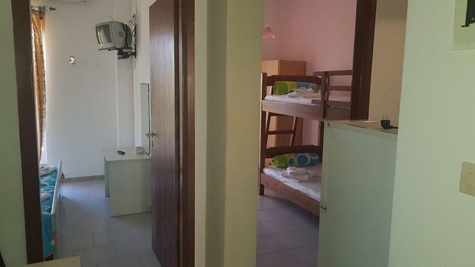 Athina Apartments 托隆 外观 照片