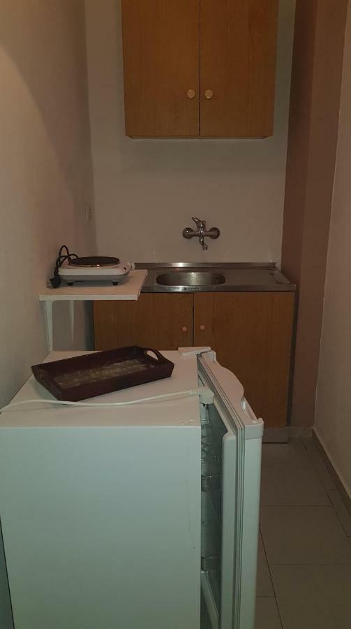 Athina Apartments 托隆 外观 照片