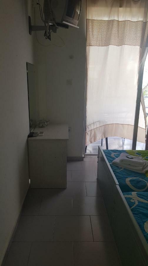 Athina Apartments 托隆 外观 照片