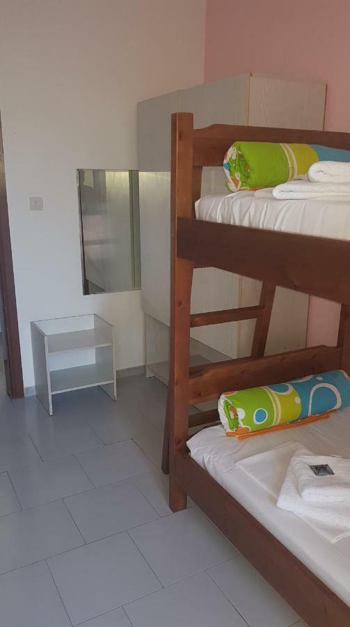 Athina Apartments 托隆 外观 照片